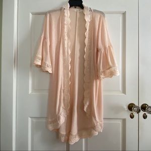 Spadehill Pale Peach Lace Trim Kimono Top